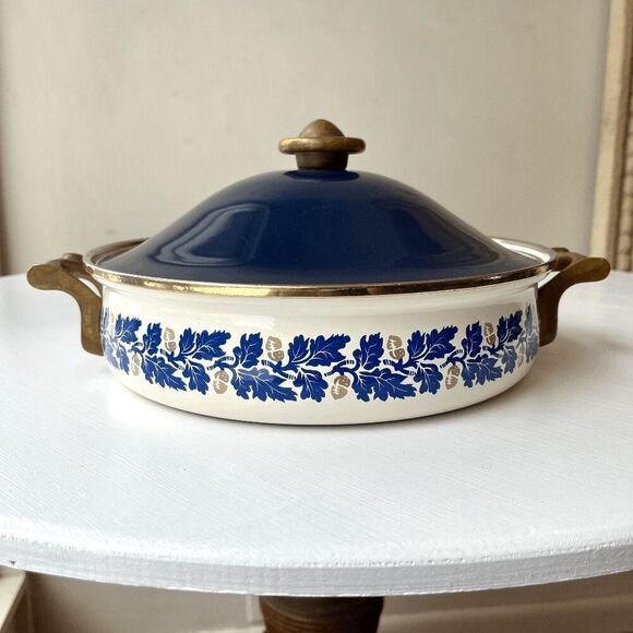 Vintage 1981 Asta Katja German Enamel Bakeware Dish Oak Leaf & Acorn - Picture 1 of 13